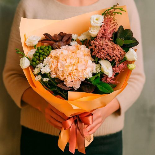 Букет цветов «Кремовый сон»